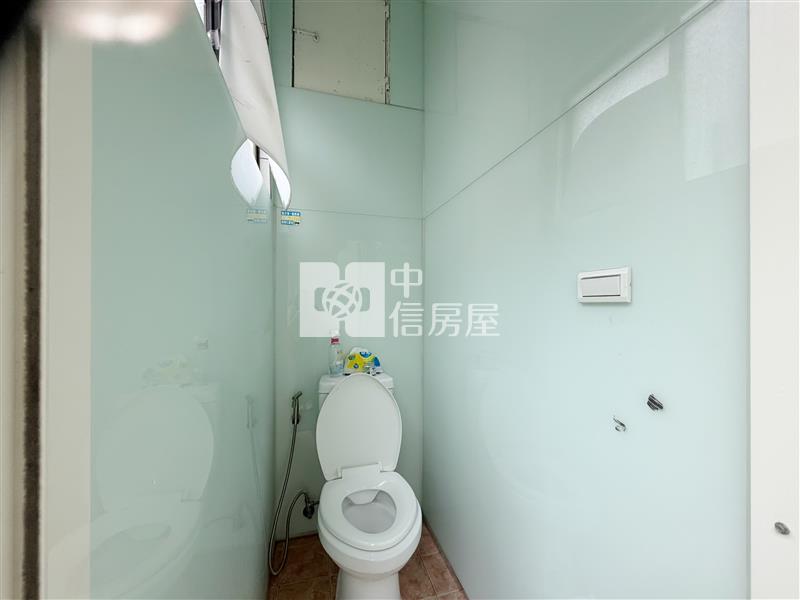 近A21.A22雙捷運站金店面房屋室內格局與周邊環境