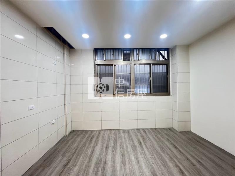 宋屋國小旁雙面路大面寬邊間店面住家房屋室內格局與周邊環境