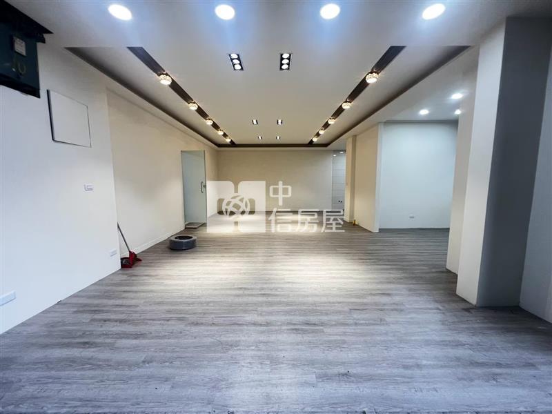 宋屋國小旁雙面路大面寬邊間店面住家房屋室內格局與周邊環境