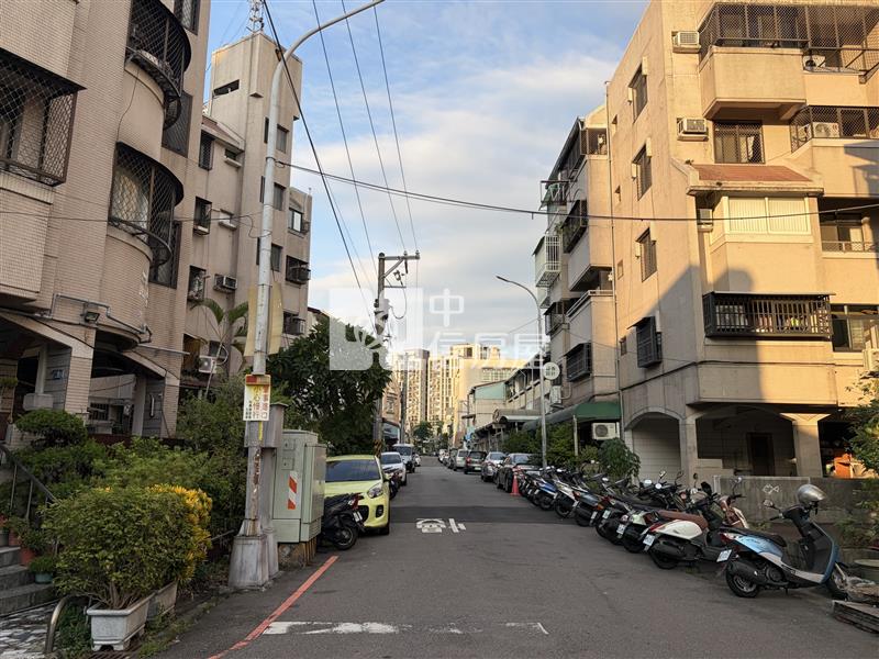 松竹捷運站角間黃金透店房屋室內格局與周邊環境