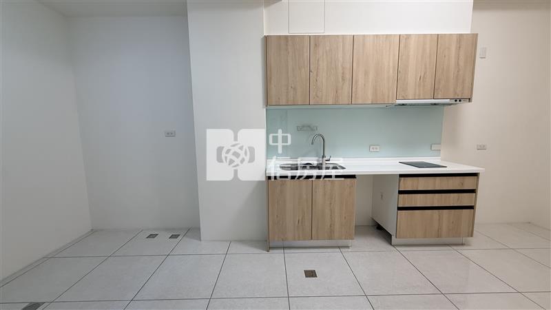 后科商圈近美光社區型透天房屋室內格局與周邊環境