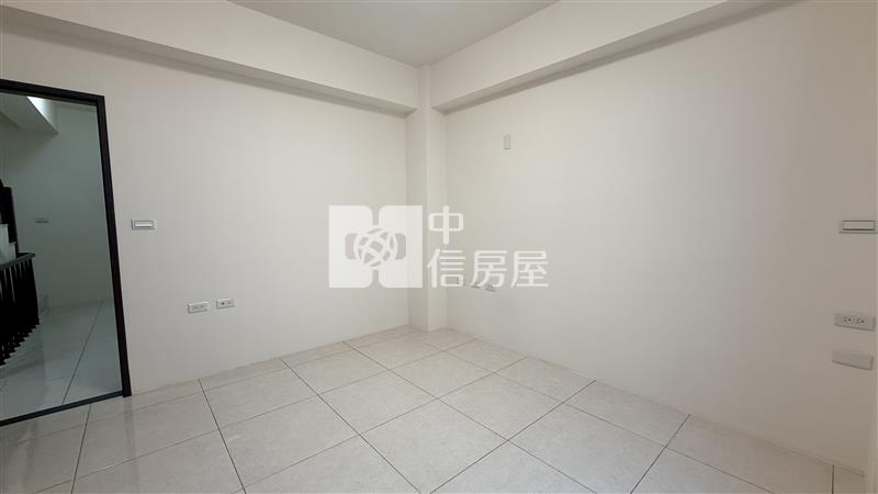 后科商圈近美光社區型透天房屋室內格局與周邊環境