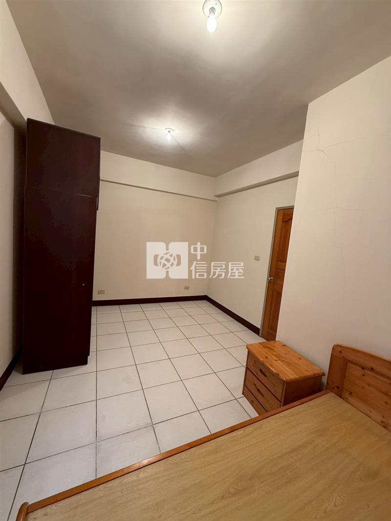 毅同大鶯路透天+車位房屋室內格局與周邊環境