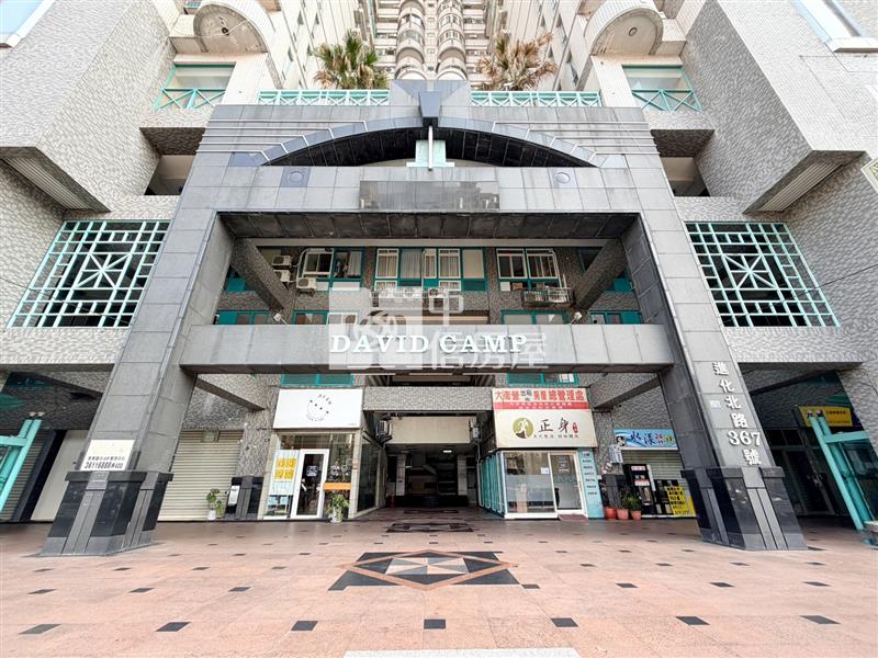 近中國醫旁賺錢金店+車位房屋室內格局與周邊環境