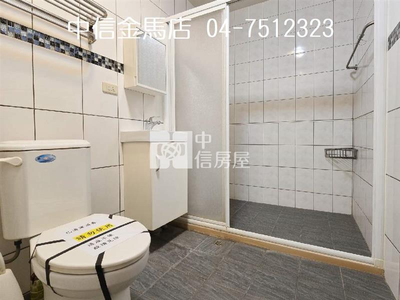 南郭彰中車庫透天房屋室內格局與周邊環境