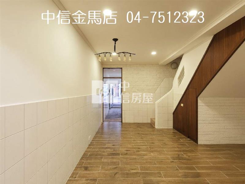 南郭彰中車庫透天房屋室內格局與周邊環境