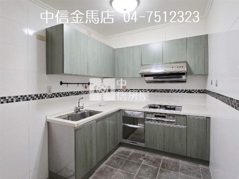 南郭彰中車庫透天房屋室內格局與周邊環境