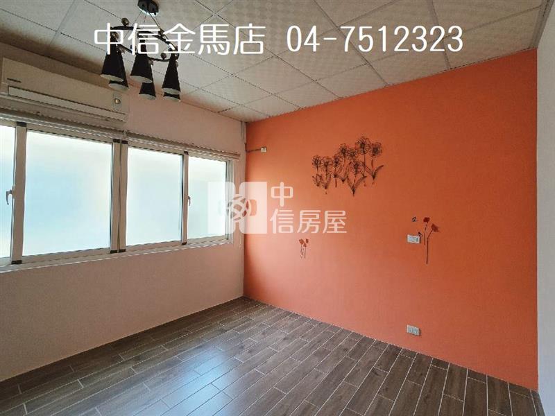 南郭彰中車庫透天房屋室內格局與周邊環境