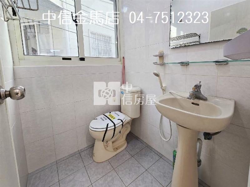 南郭彰中車庫透天房屋室內格局與周邊環境