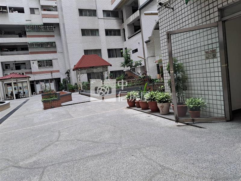 復華商圈3+1房平車電寓房屋室內格局與周邊環境