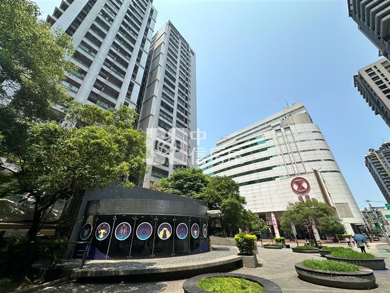 SOGO旁海華國際會館精景觀美套房房屋室內格局與周邊環境