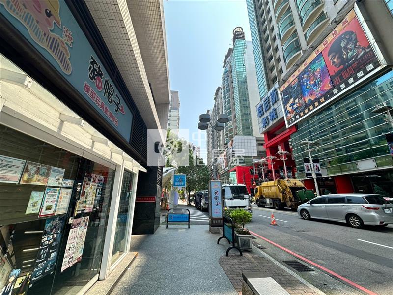 SOGO旁海華國際會館精景觀美套房房屋室內格局與周邊環境
