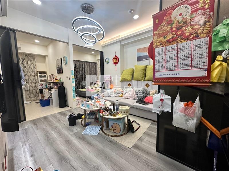 幼獅工業區旁5年屋美3房房屋室內格局與周邊環境