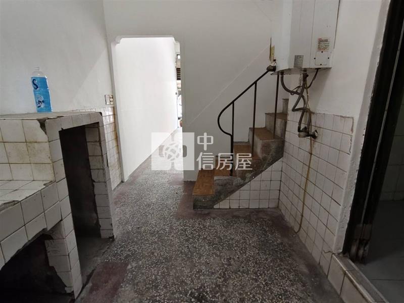 前鎮和義街打造夢想稀有透天店住房屋室內格局與周邊環境