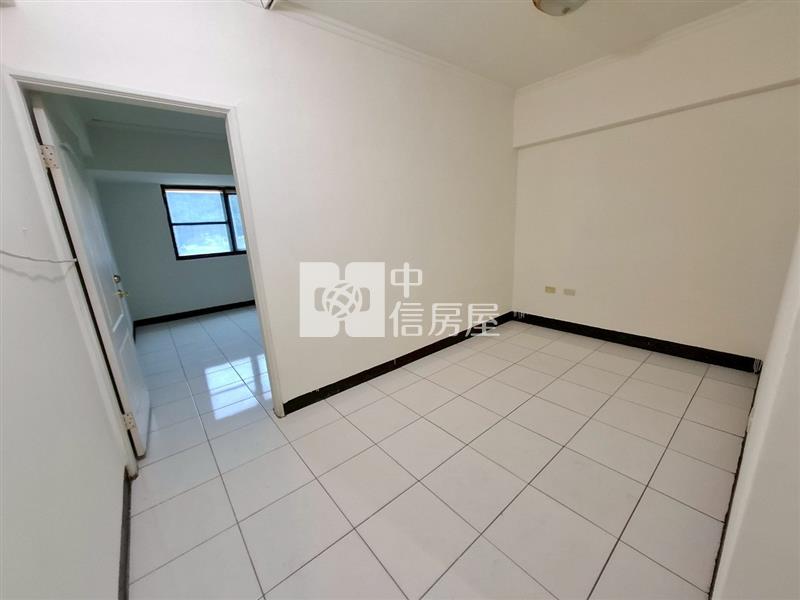 極品1+2樓金店面★北區太原綠園道房屋室內格局與周邊環境