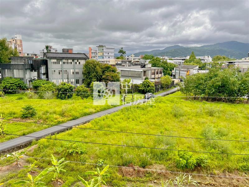 員山市中心商業區透天房屋室內格局與周邊環境