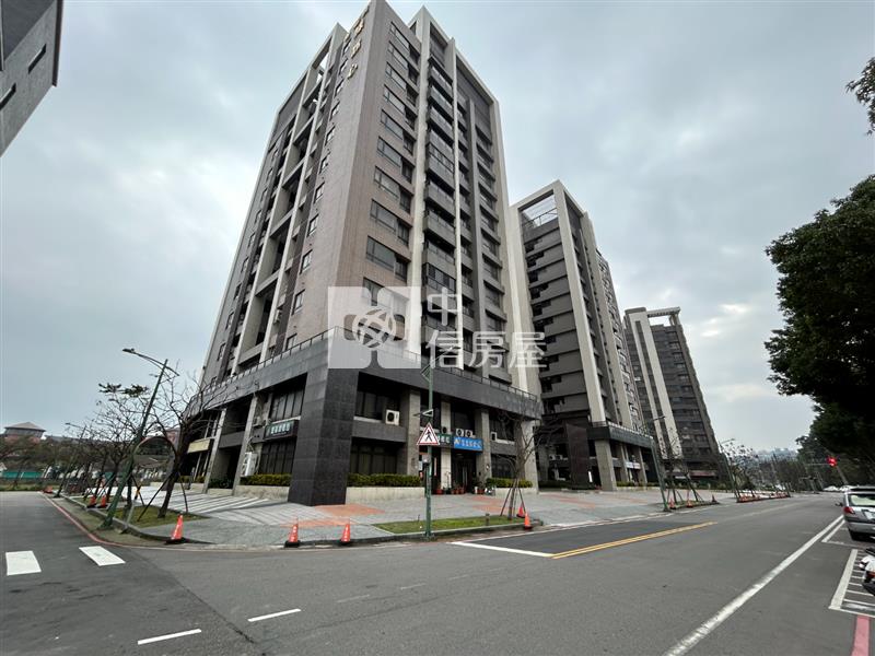 龍潭市區大樓金店面+雙車位