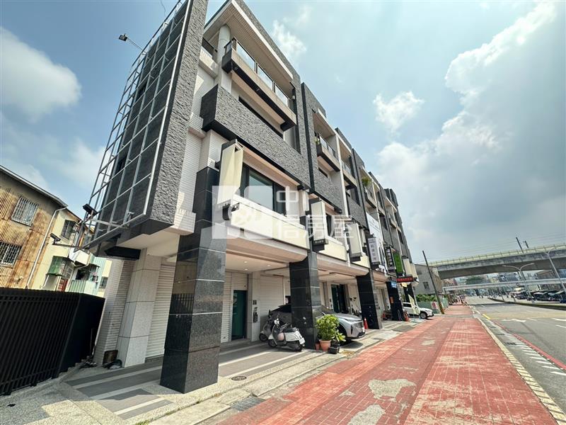 正圓環東路臨30米邊間透天店面