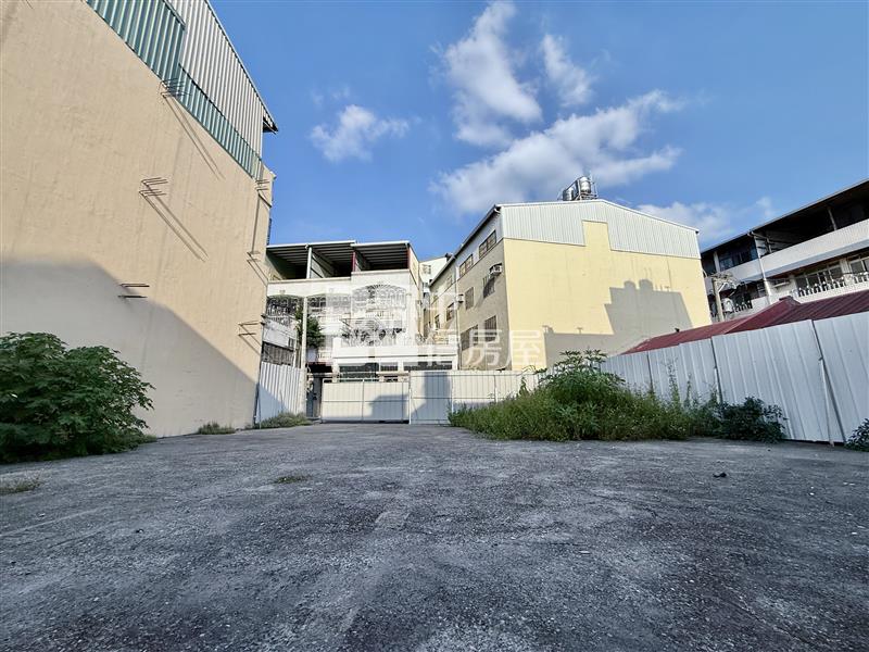 東峰公園旁臨路大面寬方正建地