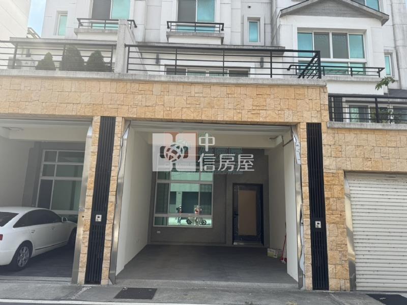 班芙春天臨路電梯別墅
