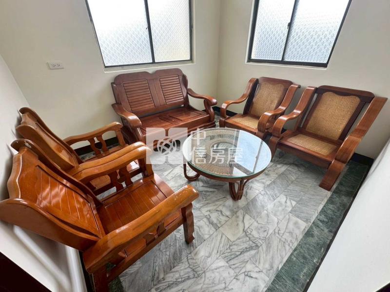 央大麒麟山莊大地坪透天