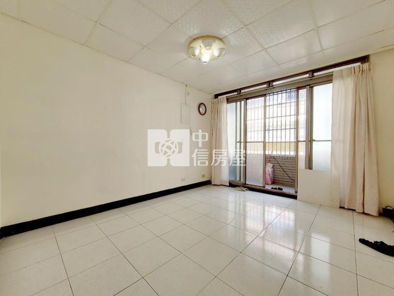 中豐路旁公寓二樓