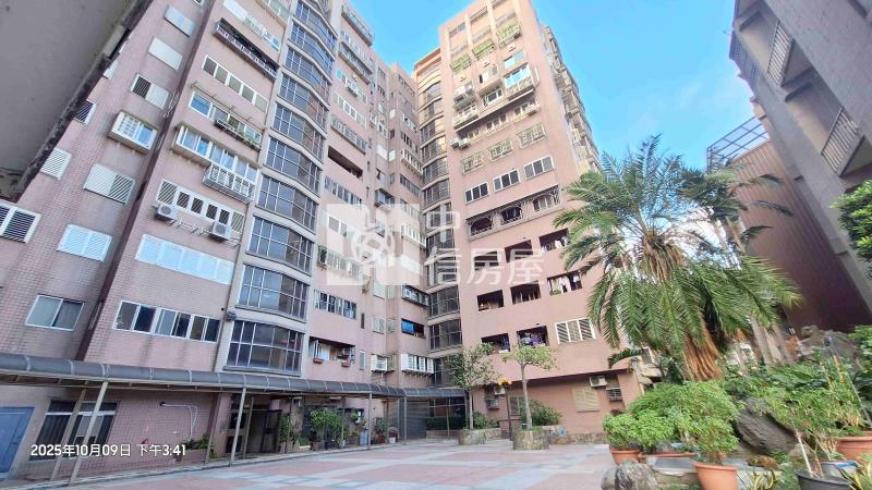 羅東轉運站美裝潢四房附車位★中信張兆年