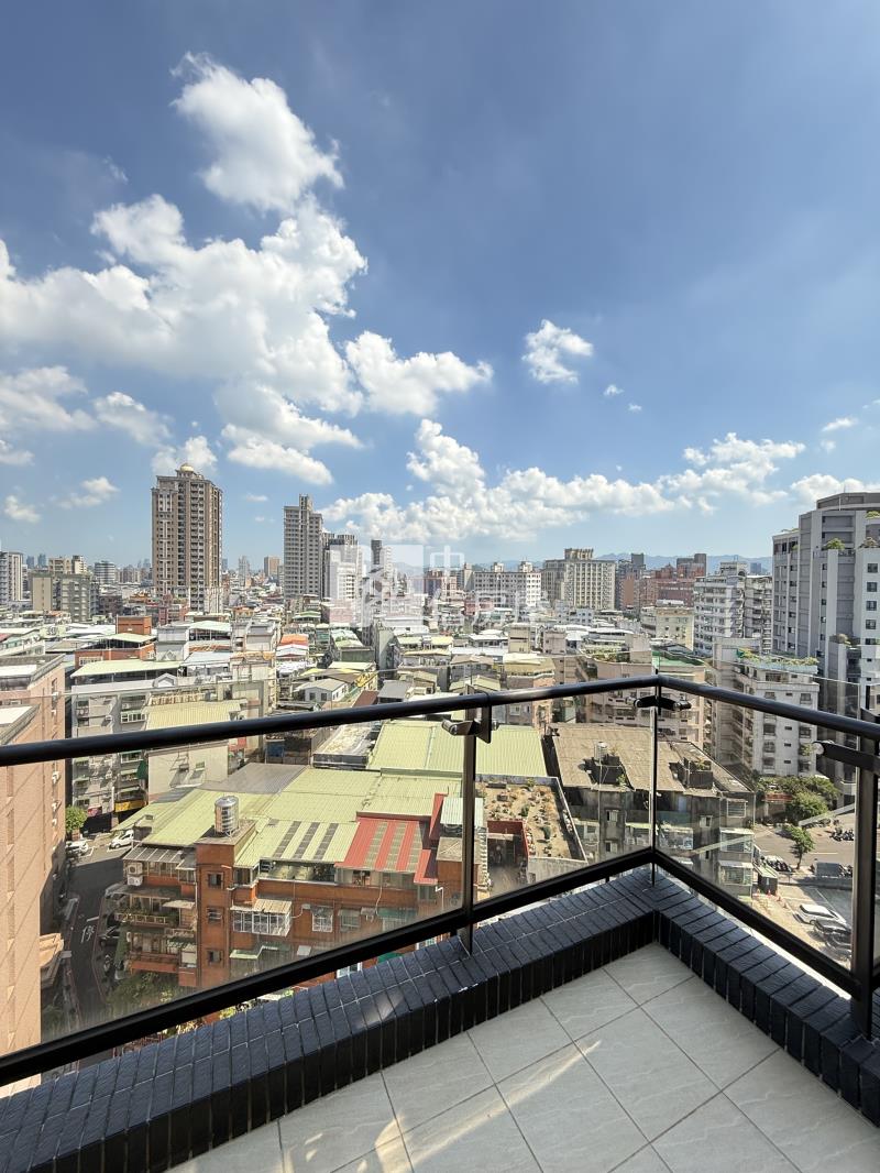 頂溪全新景觀樓中樓車位