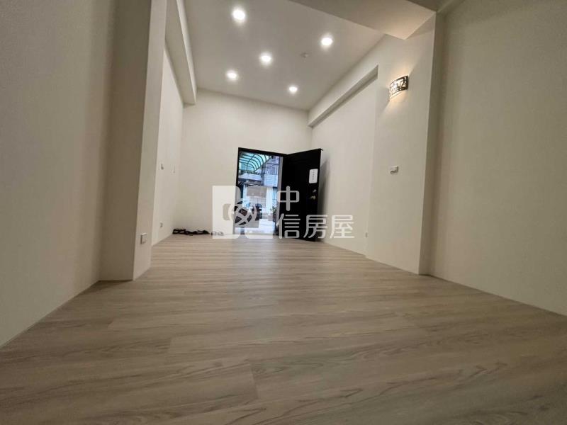 省桃文中路 龍壽庭園一樓3房+車位 中信妮姐