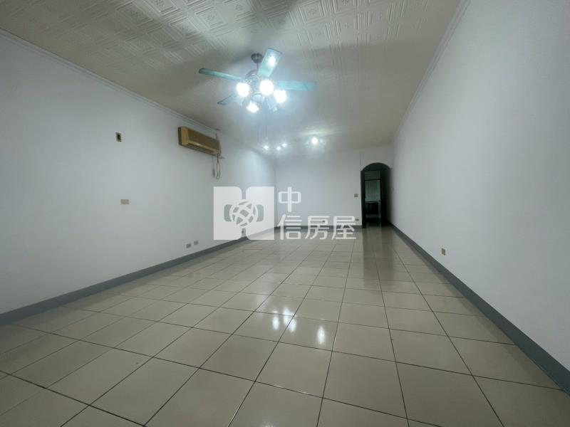 中興益民大地坪雙車臨路別墅×面公園稀有釋出