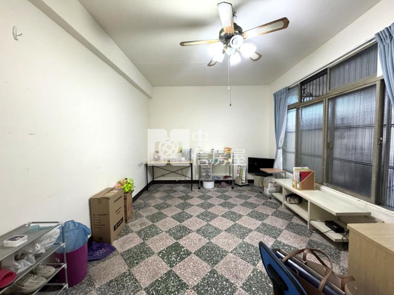 讓你有2019年的房價的感覺 平鎮前院停車透天