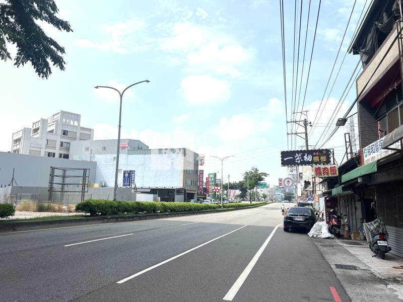 烏日近星巴克雙車電梯別墅(預售)