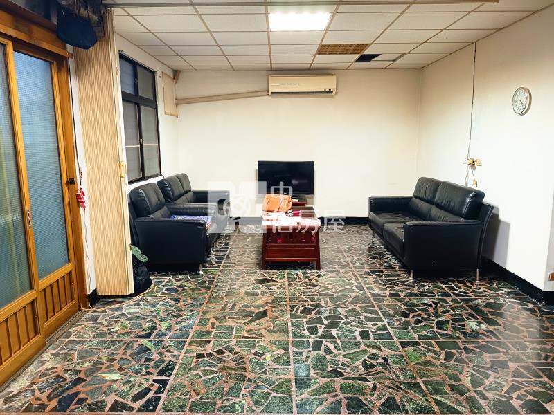 精選❤️大面寬1樓+地下室車位❤️四維路商圈