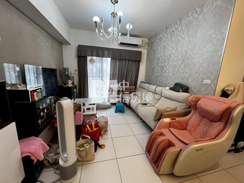 幼獅交流道精美兩房車