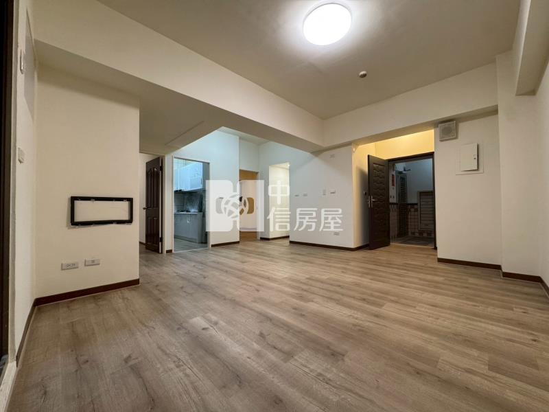 西屯全新裝潢電梯美三房平車