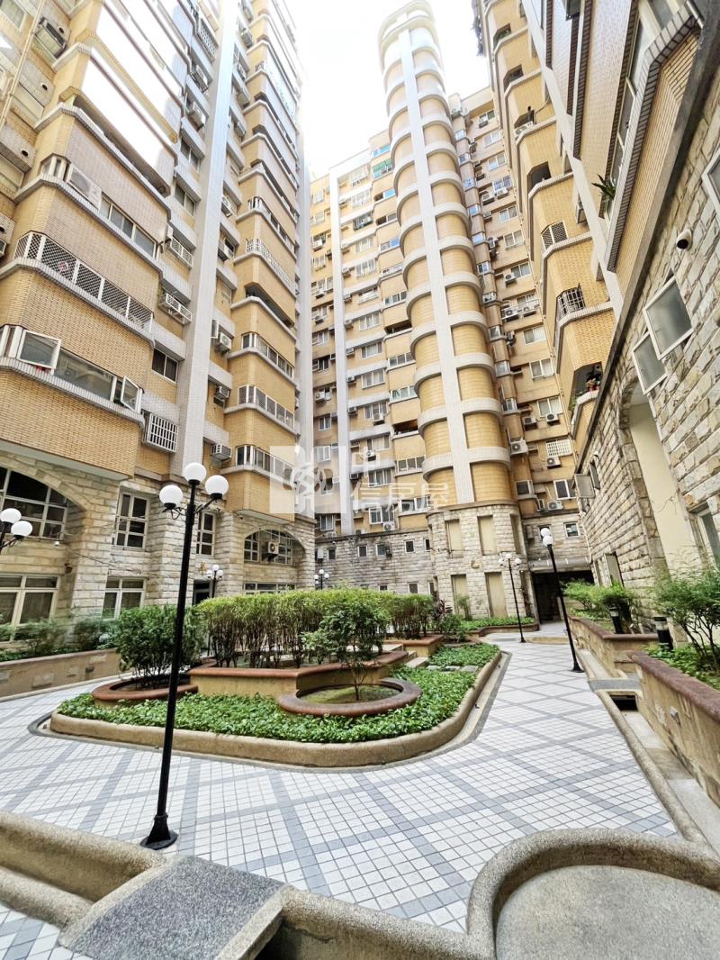 台中房仲天后 逢甲商圈|震後宅|精美3房