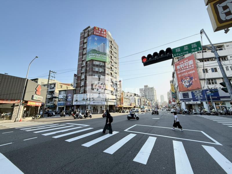 逢甲福星商圈熱鬧透店