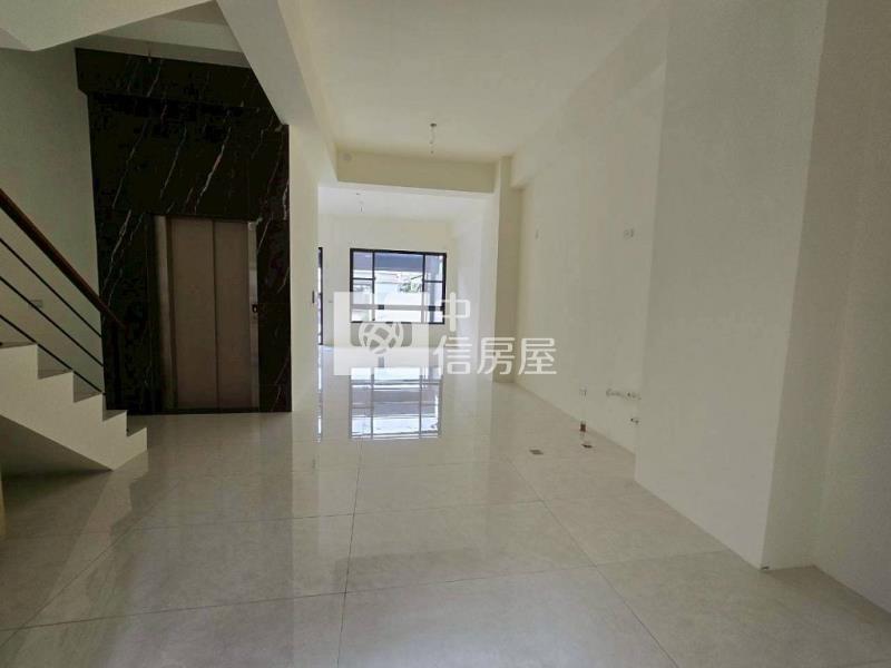 台中潭子獨棟電梯別墅(中信卓越團隊)