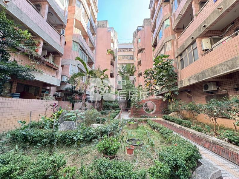 文心森林公園3+1房附機械休旅車位