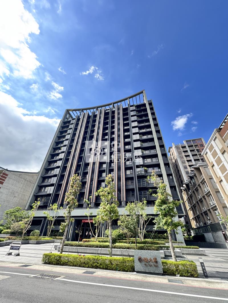 桃大源稀有景觀2+1房車