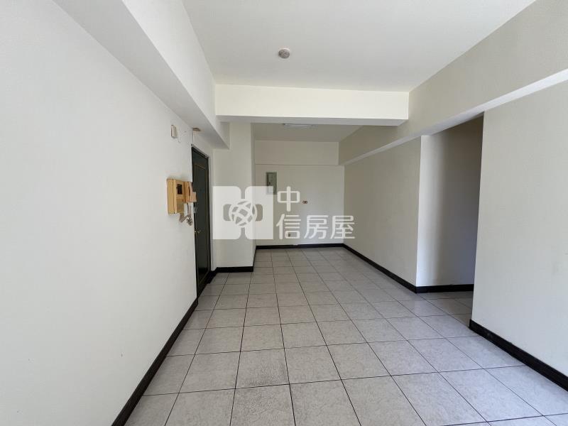 逢甲三房休旅車位