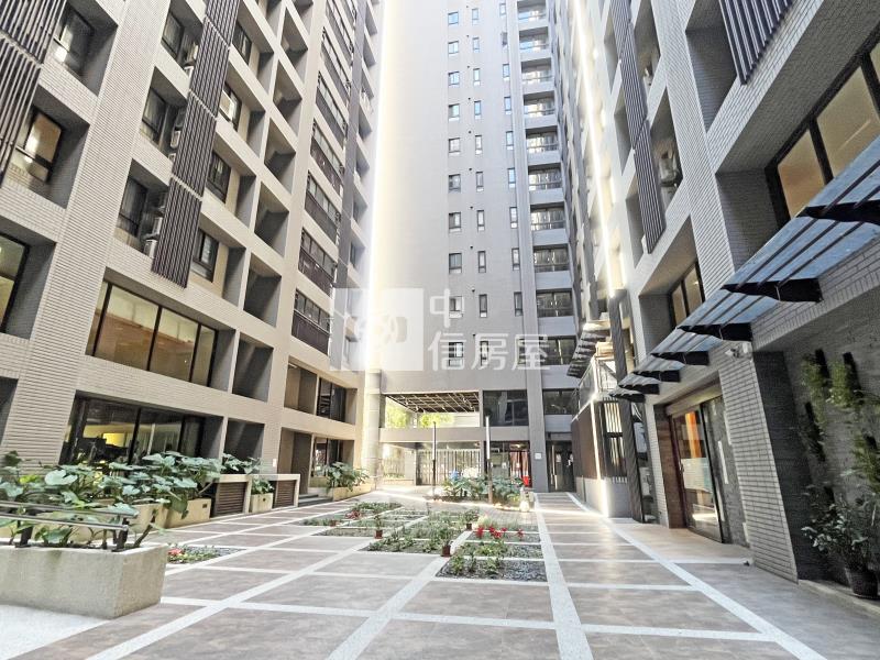 台中房仲天后 南屯精科 邊間大2房平車