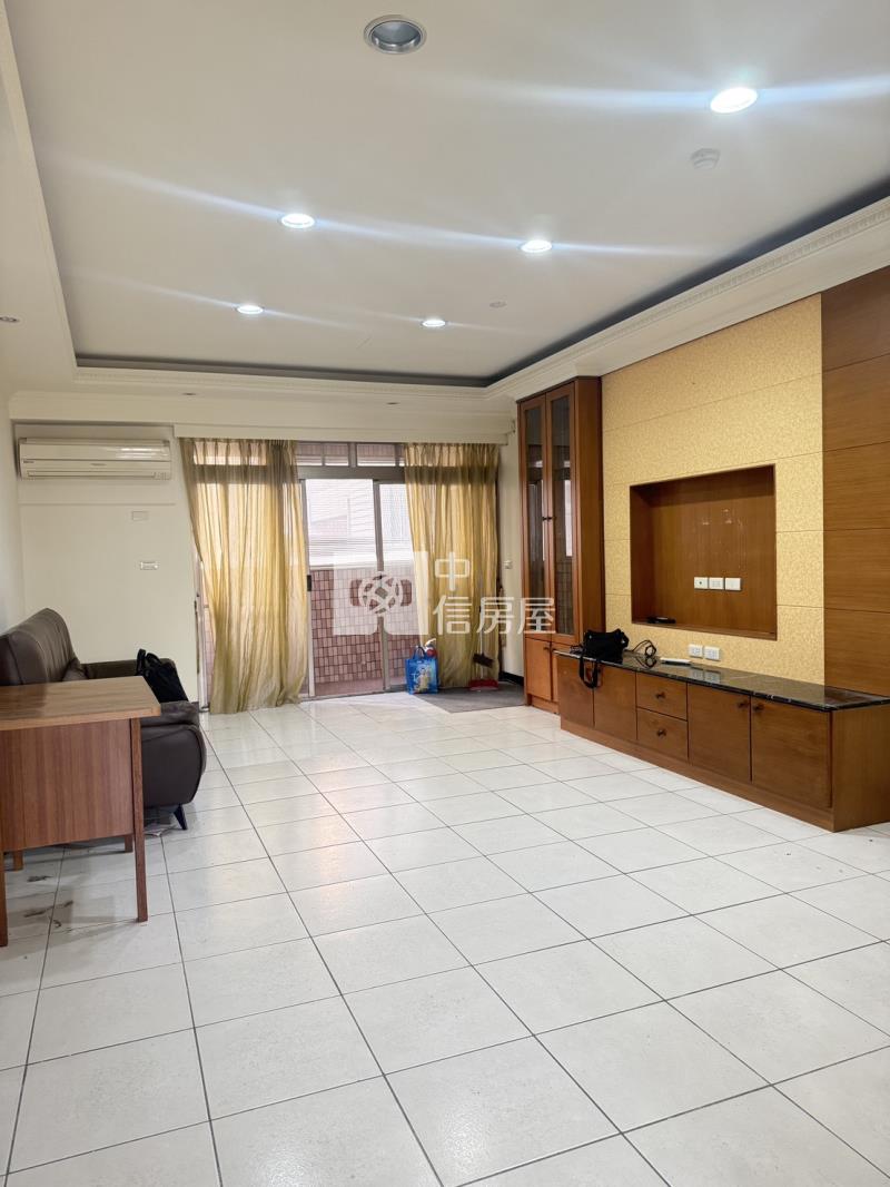 中壢美術館將像公園3房車