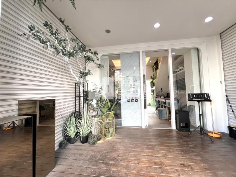 溫莎堡黃金店面