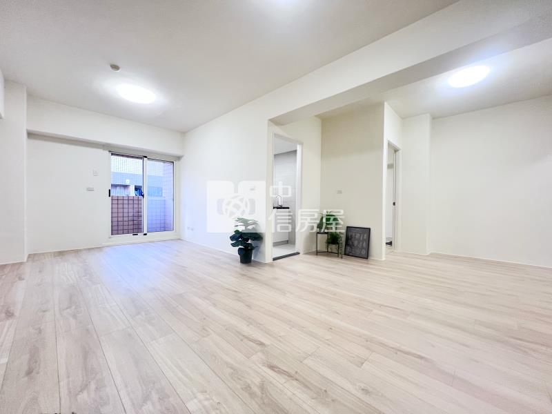 皇后大道明亮4房車位