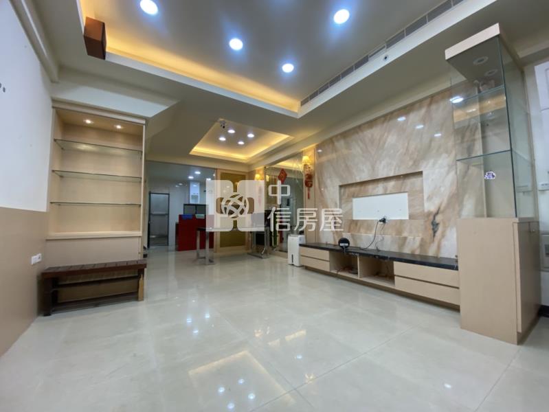 楊梅歐洲山莊前院停車別墅