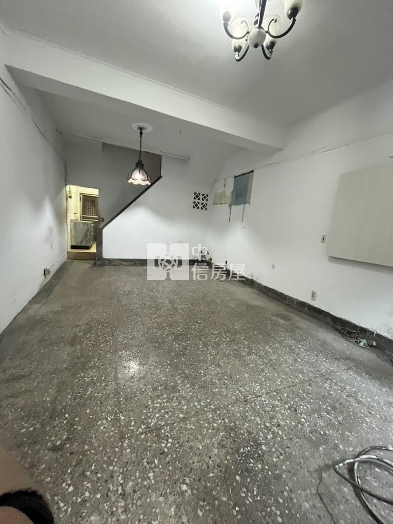 低總價新莊路透天【中信房屋新莊幸福加盟店】