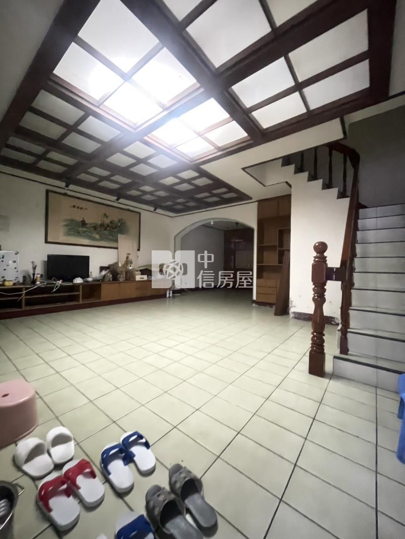 義興國小雙車位透天