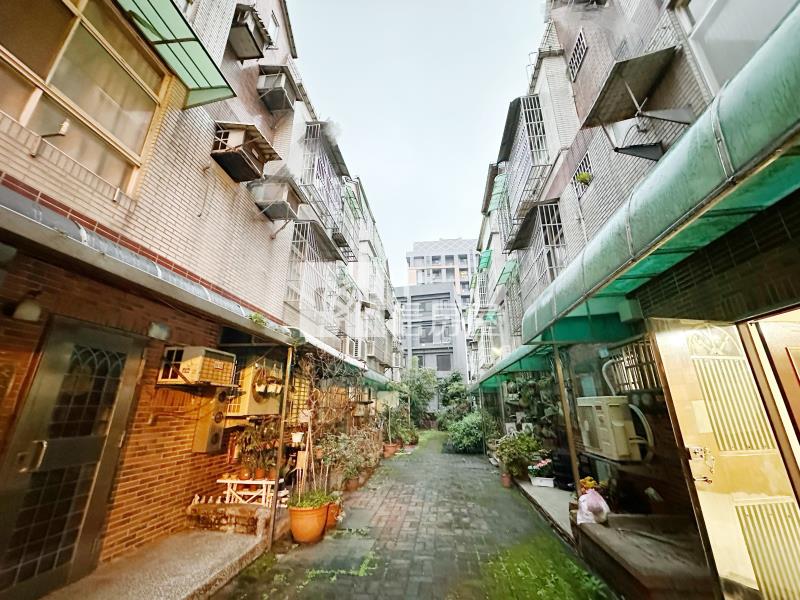 平鎮近66快速道路車庫停車美別墅