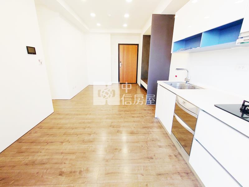 四月泊樂高樓視野平車